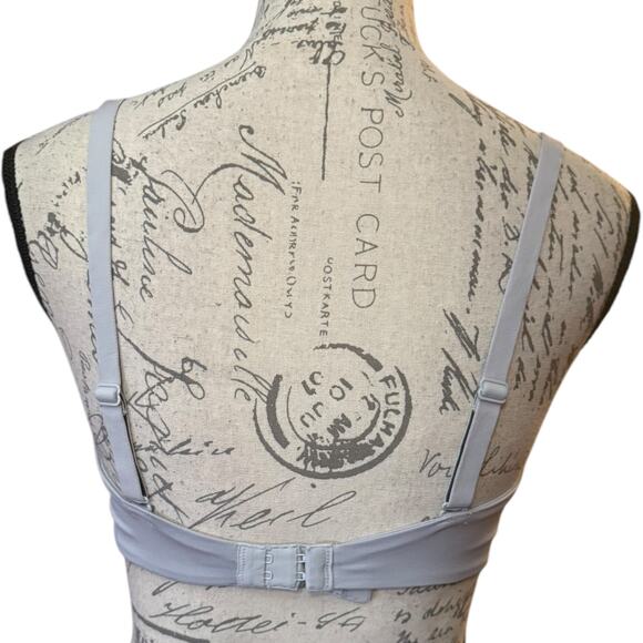 Calvin Klein Gray Wireless Soft Form Wireless Bra Size Medium NWOT - Picture 2 of 2